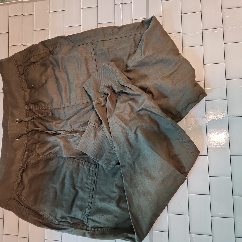 GAP Women's green jogger size large.